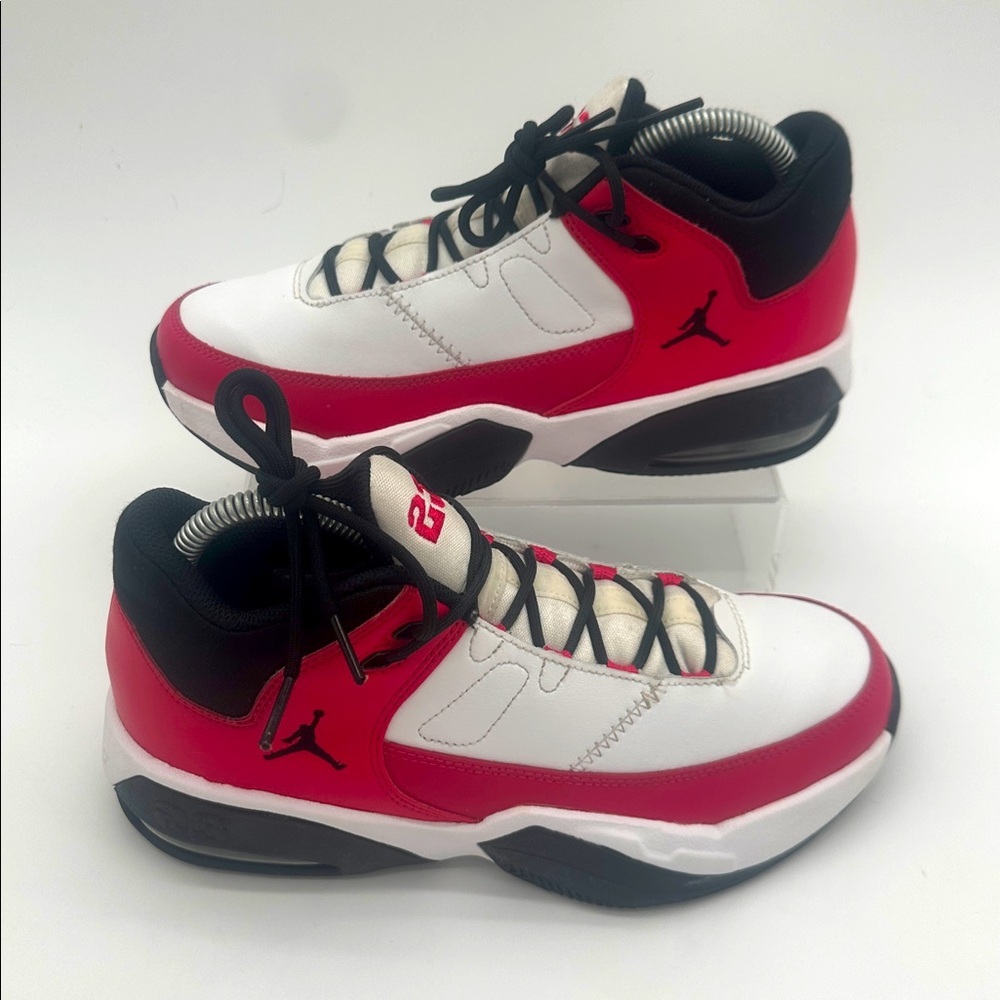 Nike 23 Air Jordan Youth Max Aura White Red Basketball Sneaker Size 5 Youth